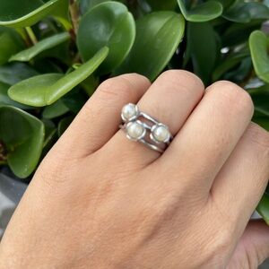 Elegant Silver Pearl Ring